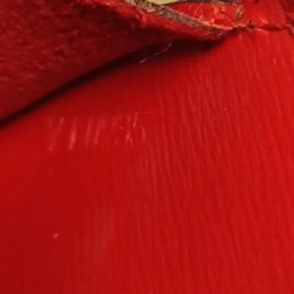 Louis Vuitton Cluny Red Epi Leather Shoulder Bag - Picture 14 of 16